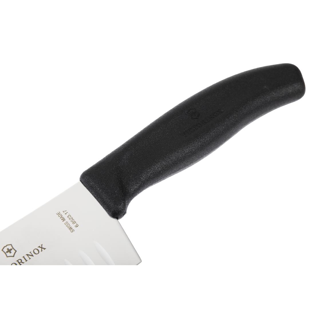 Victorinox gegolfd Santokumes 17cm - Afbeelding 3