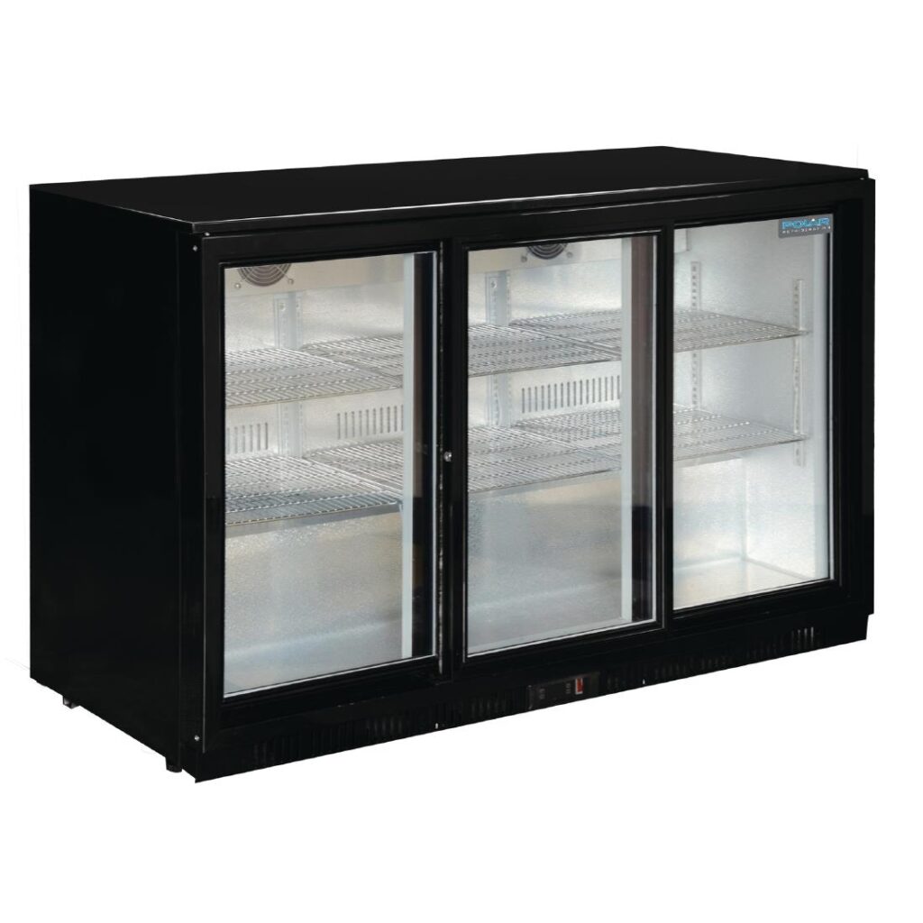 Polar G-serie 3-deurs barkoeling,schuifdeuren,bar koelkast,displaykoeling,flessenkoeling,blikjeskoeling,ruime capaciteit,verstelbare schappen,LED-verlichting,zelfsluitende deuren,dubbel glas,verbruikskosten,industriële constructie,betrouwbaarheid,vervangt CC605,Polar G-serie keukenkoelingen,professionele horeca,sterke constructie,hoogwaardige compressoren,constante prestaties,frequent openen en sluiten,optimale werking,omgevingstemperatuur,efficiënte oplossing,beperkte ruimte,verkoopstimulator,aantrekkelijke presentatie,duurzaamheid,professioneel gebruik,diverse omgevingstemperaturen,bartopkoeling,drankenkoeling,ruimtebesparend,energiezuinig,premium koeloplossing,horeca-apparatuur,drankopslag,drankenkoeler,professionele barkoeling,compact ontwerp,ruimteoptimalisatie,koelcapaciteit,inrichting van de bar,koelsysteem,drankkoelingssysteem,moderne barapparatuur,koeltechnologie,drankopslagoplossing,premium displaykoeling,maximale koeling,commerciële koeling,hoogwaardig koelsysteem,energie-efficiëntie,koeloplossing op maat,drankpresentatie,duurzaam koelsysteem,betrouwbare prestaties,innovatieve koeling,ruimtebesparende oplossing,barinrichting,drankenorganisatie,compacte drankkoeling,professionele drankenkoeling,displaykoeling met schuifdeuren,flessenopslag,blikopslag,drankvitrine,baruitrusting,Polar barkoeling,koeloplossing voor bars,drankdisplay,koelapparatuur,drankenopslag,barapparatuur.