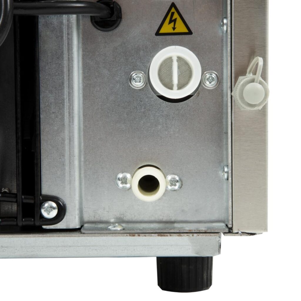 professionele ijsblokjesmachine,Polar ijsblokjesmachine,holle ijsblokjesmachine,ijsblokjesmachine voor professioneel gebruik,betrouwbare ijsblokjesmachine,ijsblokjesmachine voor voedselkoeling,ijsblokjesmachine voor cocktails,compacte ijsblokjesmachine,gemakkelijke ijsblokjesmachine,ijsblokjesmachine met ruime ijsbunker,gebruiksvriendelijke ijsblokjesmachine,eenvoudig te reinigen ijsblokjesmachine,onderhoudsvriendelijke ijsblokjesmachine,ijsblokjesmachine met installatiekit,ijsblokjesmachine met ijsschep,afvoerpomp voor ijsblokjesmachine,waterfilter voor ijsblokjesmachine,bescherming tegen kalkafzetting,Polar G-serie keukenkoelingen,duurzame ijsblokjesmachine,hoogwaardige compressoren,optimale werking bij 32°C,professionele keukenapparatuur,ijsblokjesmachine voor horeca,ijsblokjesmachine voor bars,betrouwbaarheid van Polar,kwaliteit ijsblokjes,ijsblokjesproductie,ijsblokjesmachine met hoge capaciteit,ijsblokjesmachine voor commercieel gebruik,veelzijdige ijsblokjesmachine,ijsblokjesmachine kopen,beste ijsblokjesmachine,ijsblokjesmachine met goede recensies,ijsblokjesmachine aanbieding,efficiënte ijsblokjesmachine,ijsblokjesmachine op maat,professionele ijsproductie,ijsblokjes voor evenementen,ijsblokjes voor catering,ijsblokjes voor drankjes,professionele koelapparatuur,ijsblokjesmachine installatie,ijsblokjesmachine onderhoud,ijsblokjesmachine storing,ijsblokjesmachine reparatie,hoogwaardige ijsproductie,ijsblokjesmachine voor de horecabranche,ijsblokjesmachine voor de drankindustrie,ijsblokjesmachine voor de voedingsindustrie,ijsblokjesmachine voor de barindustrie,ijsblokjesmachine accessoires,ijsblokjesmachine onderdelen,ijsblokjesmachine prijs,ijsblokjesmachine specificaties